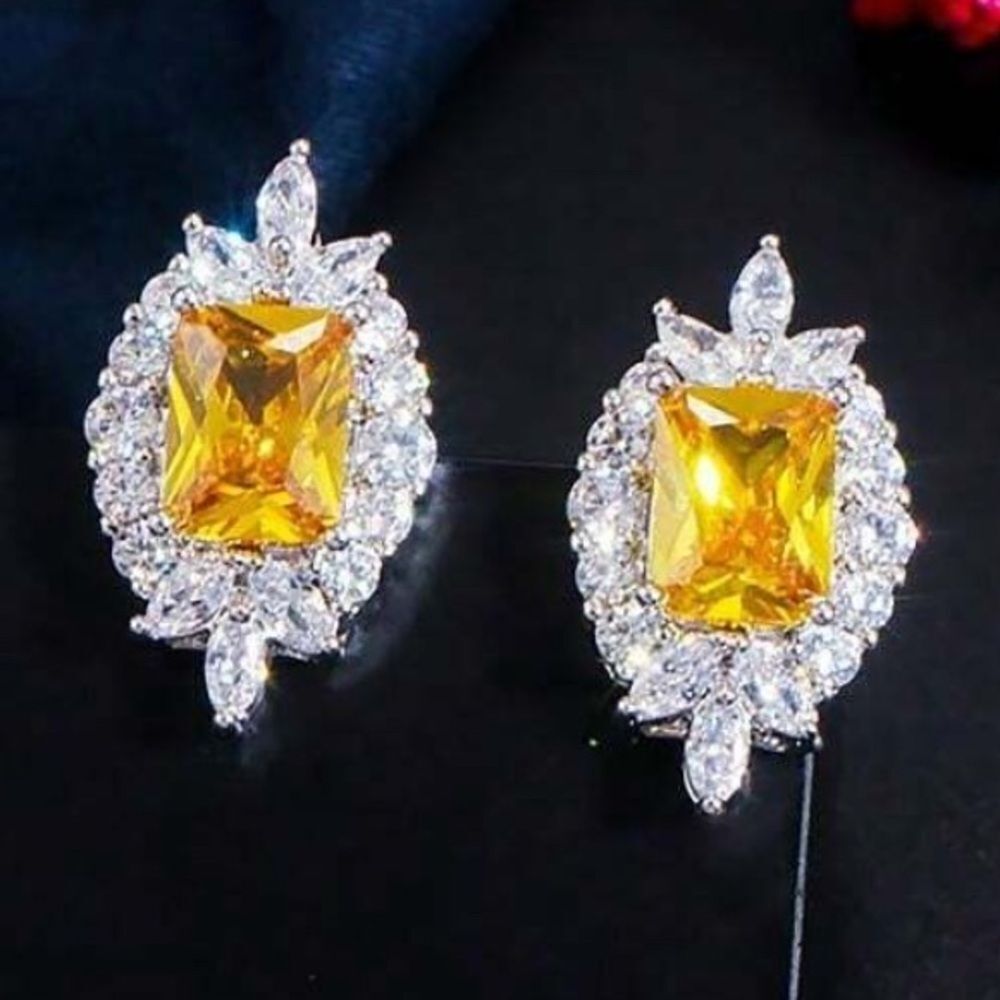 Yellow diamond Earrings Q575